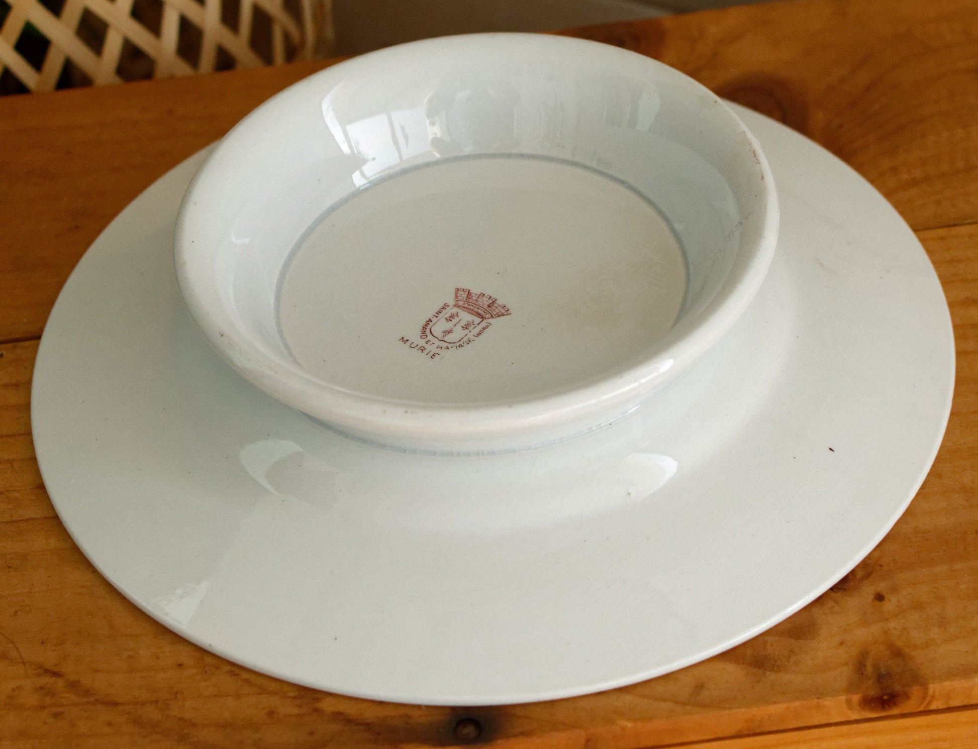 MURIER Saint Amand & HAMAGE NORD French Antique Ironstone Red Transferware Footed Cake Plate Plat à gâteau sur pied Terre de Fer