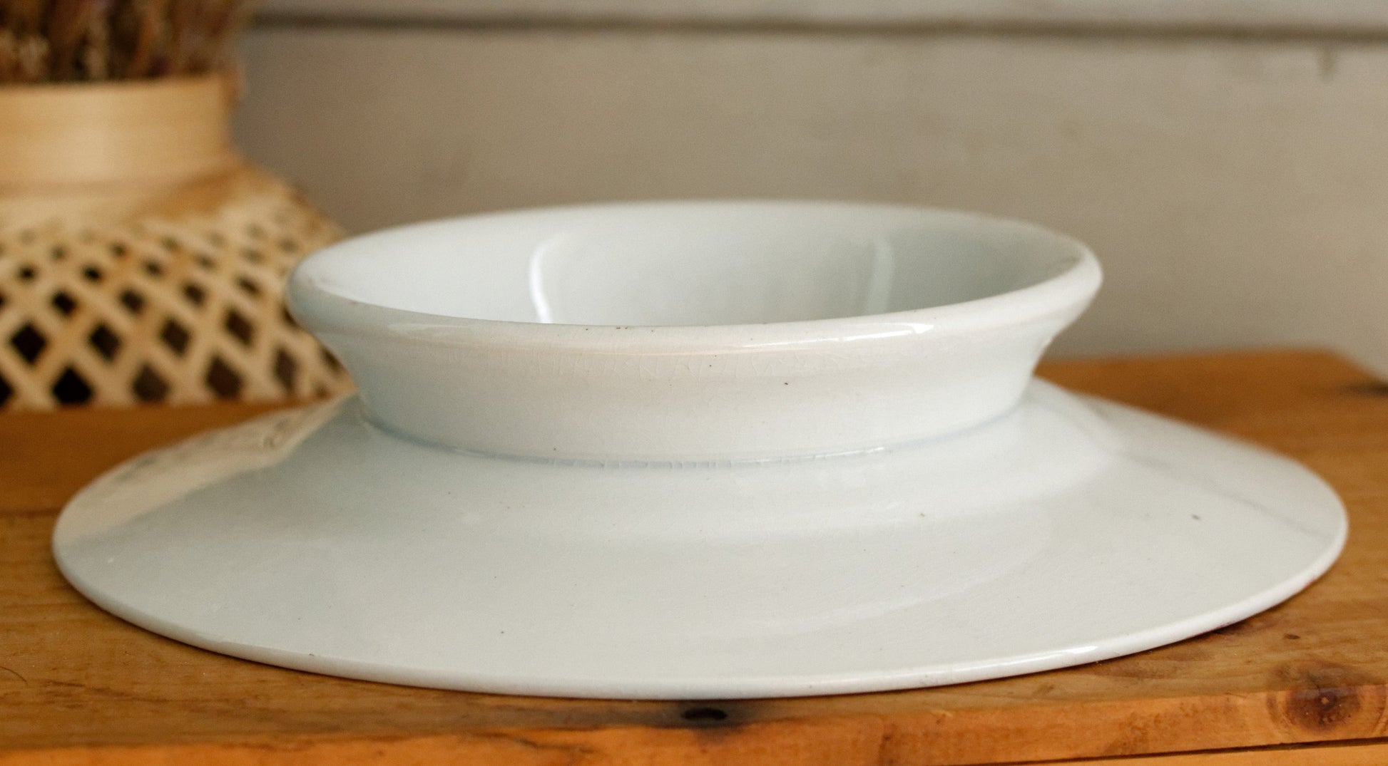 MURIER Saint Amand & HAMAGE NORD French Antique Ironstone Red Transferware Footed Cake Plate Plat à gâteau sur pied Terre de Fer