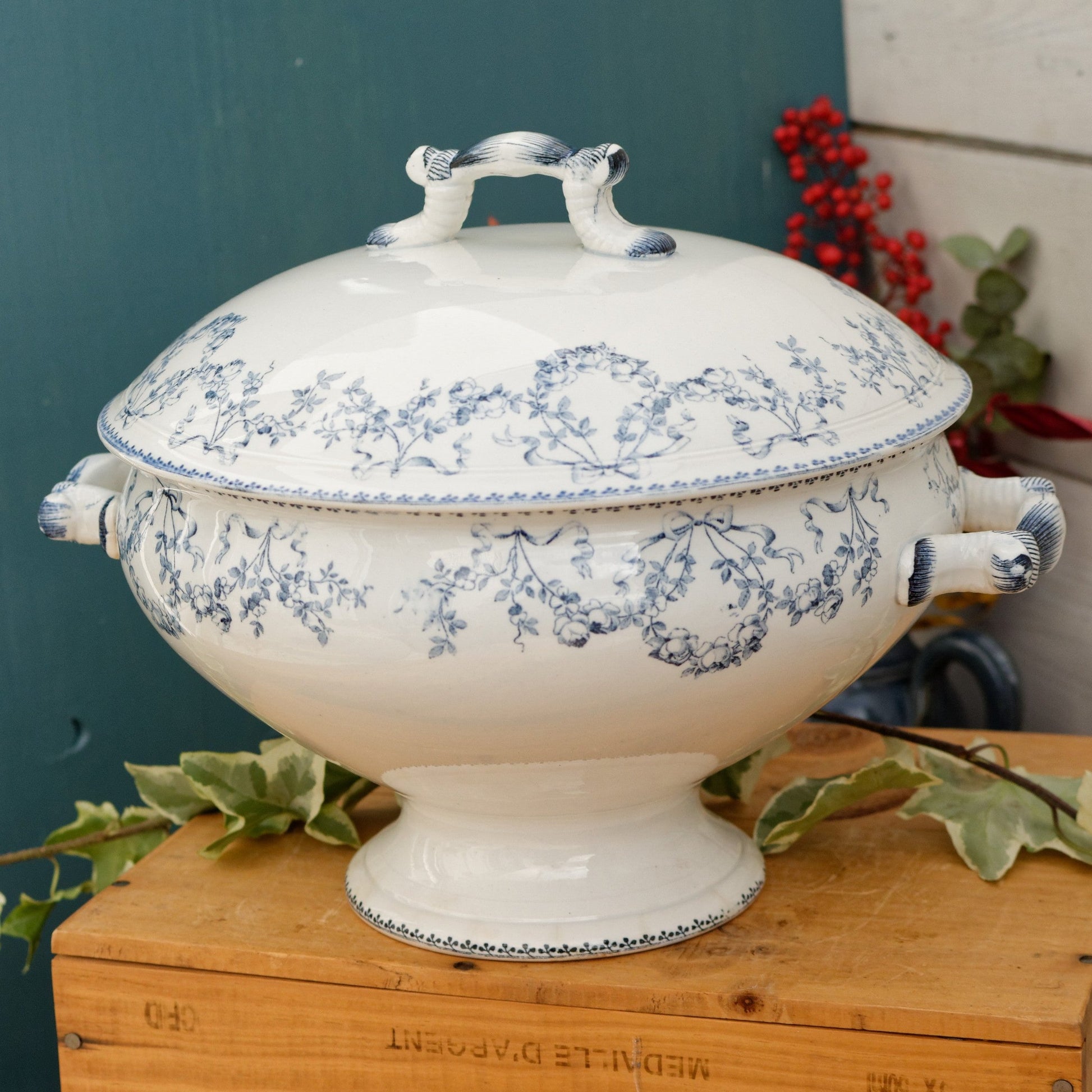 MOZART Motif Sarreguemines U&C French Antique Ironstone Blue Transferware Soup Tureen Soupiere Terre de Fer faience