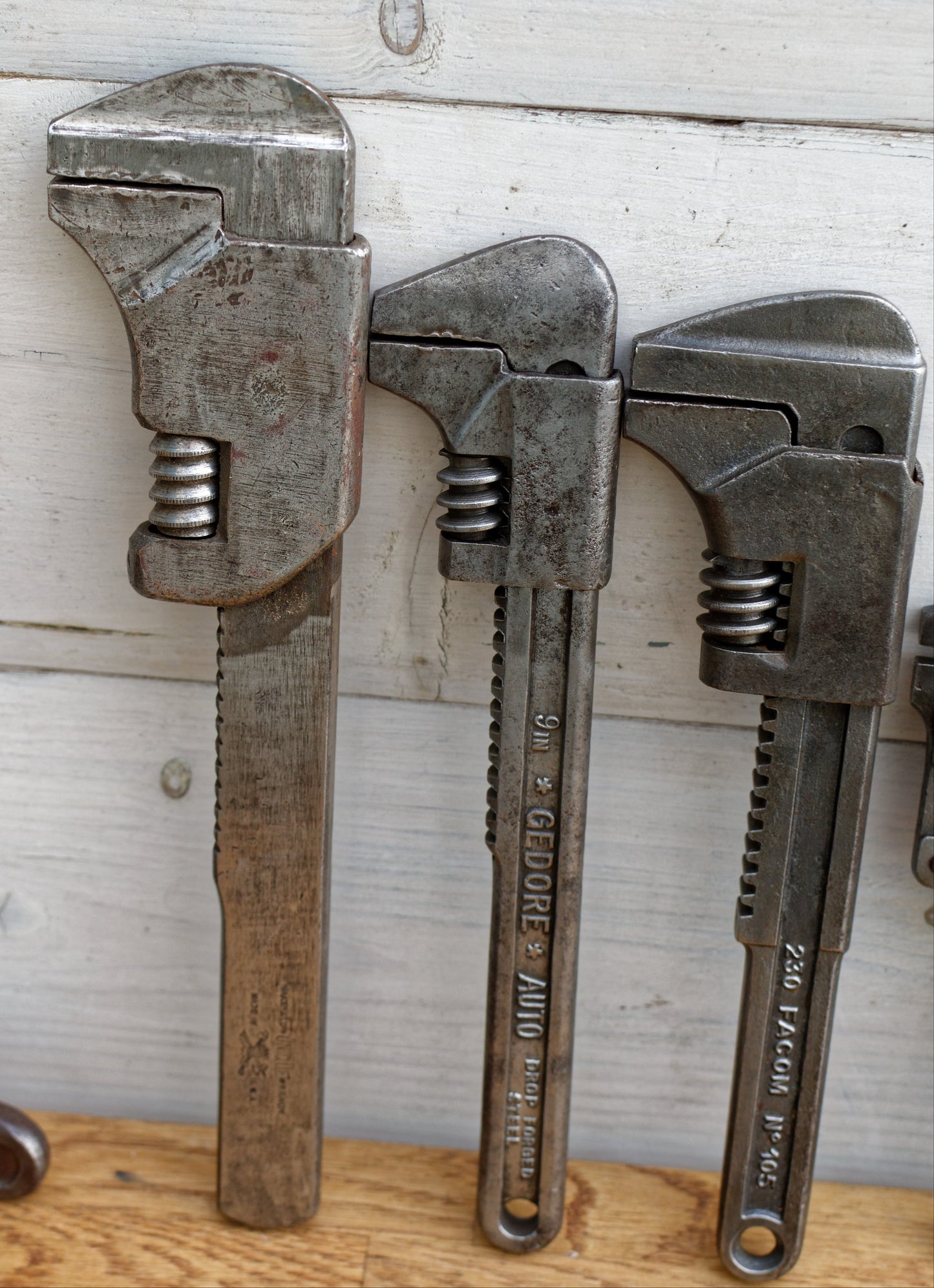 Antique Adjustable Pipe Wrench FACOM WAKEFIELD'S GEDORE Vintage Forged Steel Clé a Cremaillaire Molette Farmhouse Manual Tool
