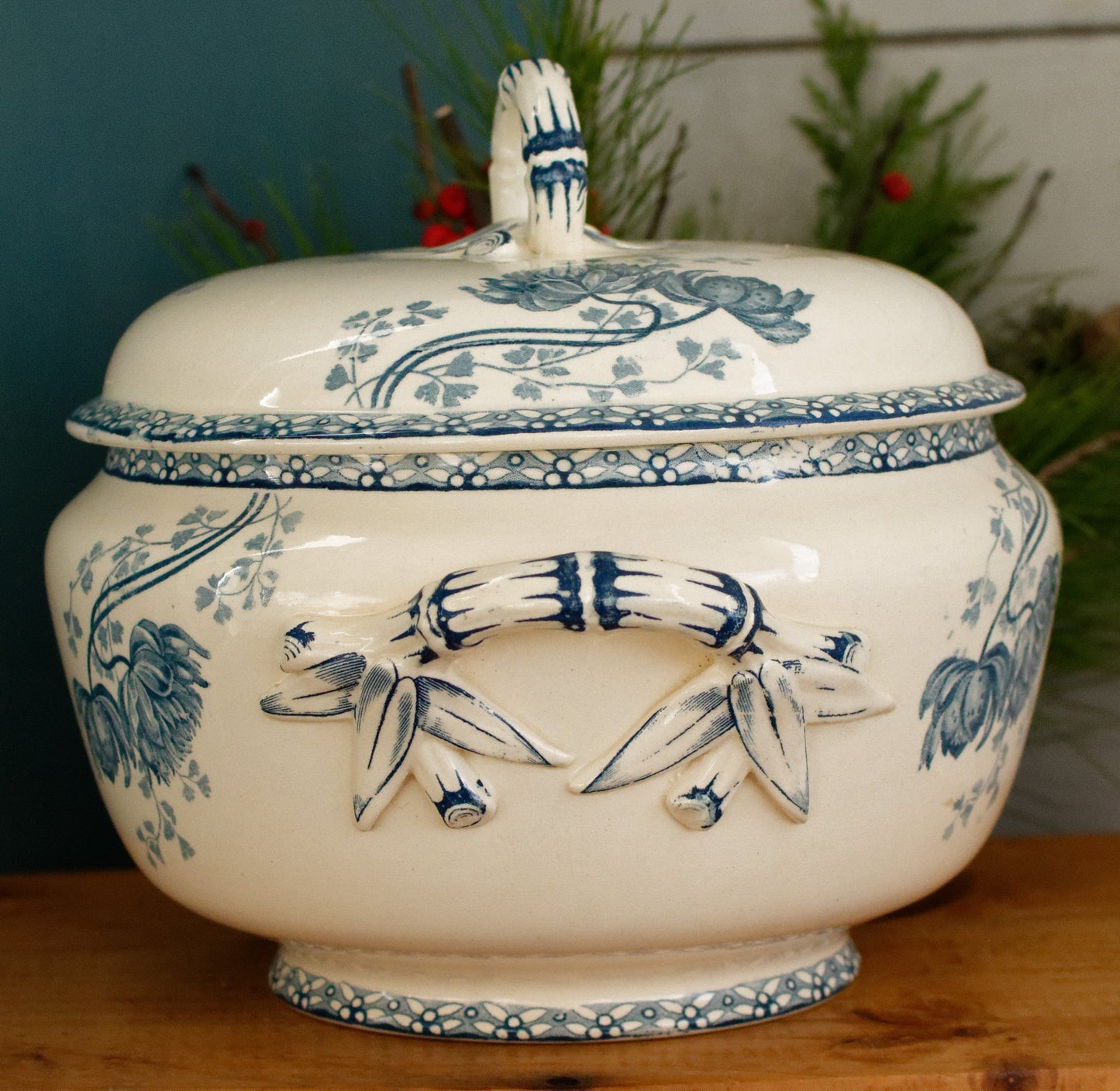 ROYAT Motif Sarreguemines U&C French Antique Ironstone Blue Transferware Soup Tureen Soupiere Terre de Fer en faience