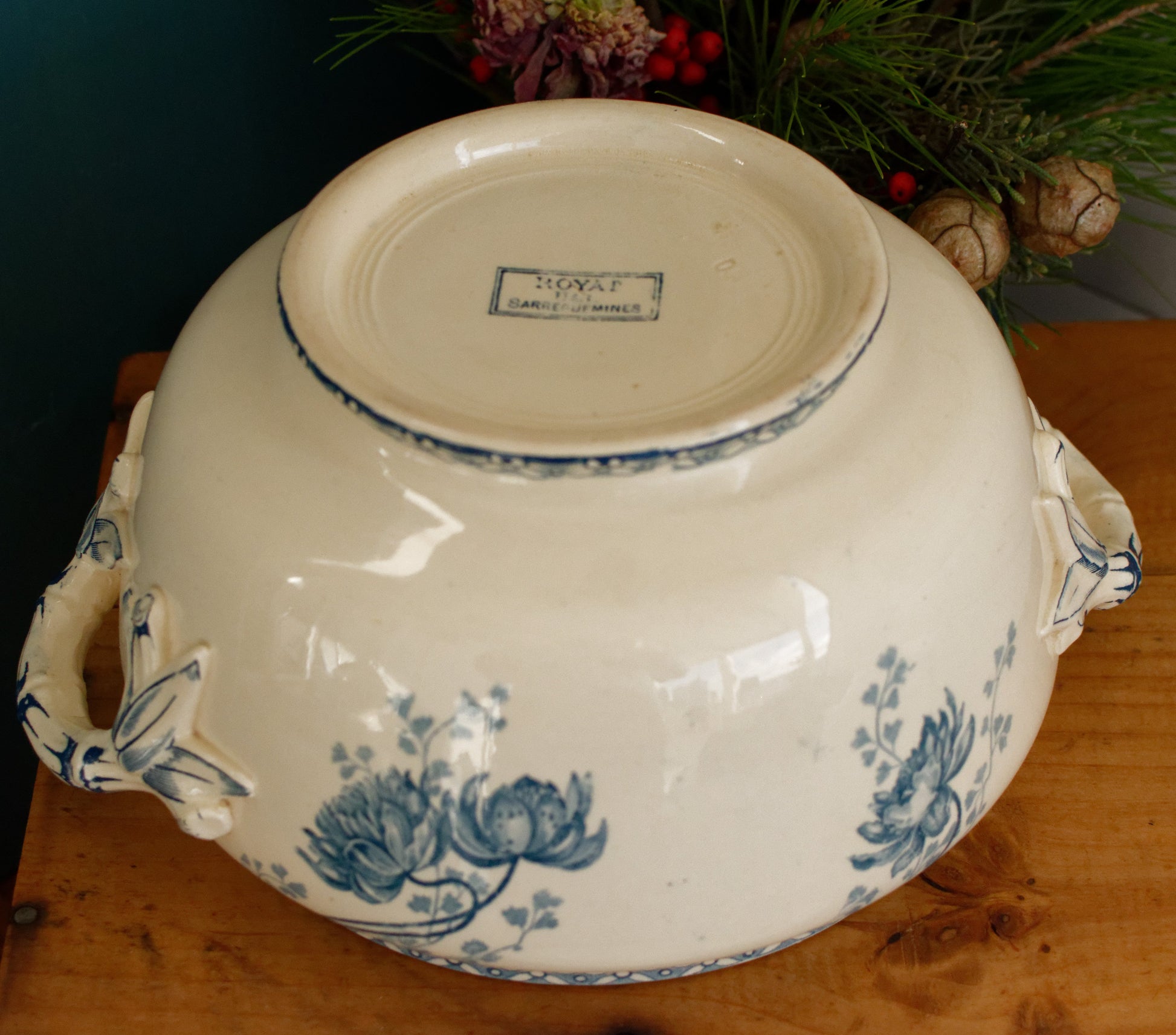 ROYAT Motif Sarreguemines U&C French Antique Ironstone Blue Transferware Soup Tureen Soupiere Terre de Fer en faience
