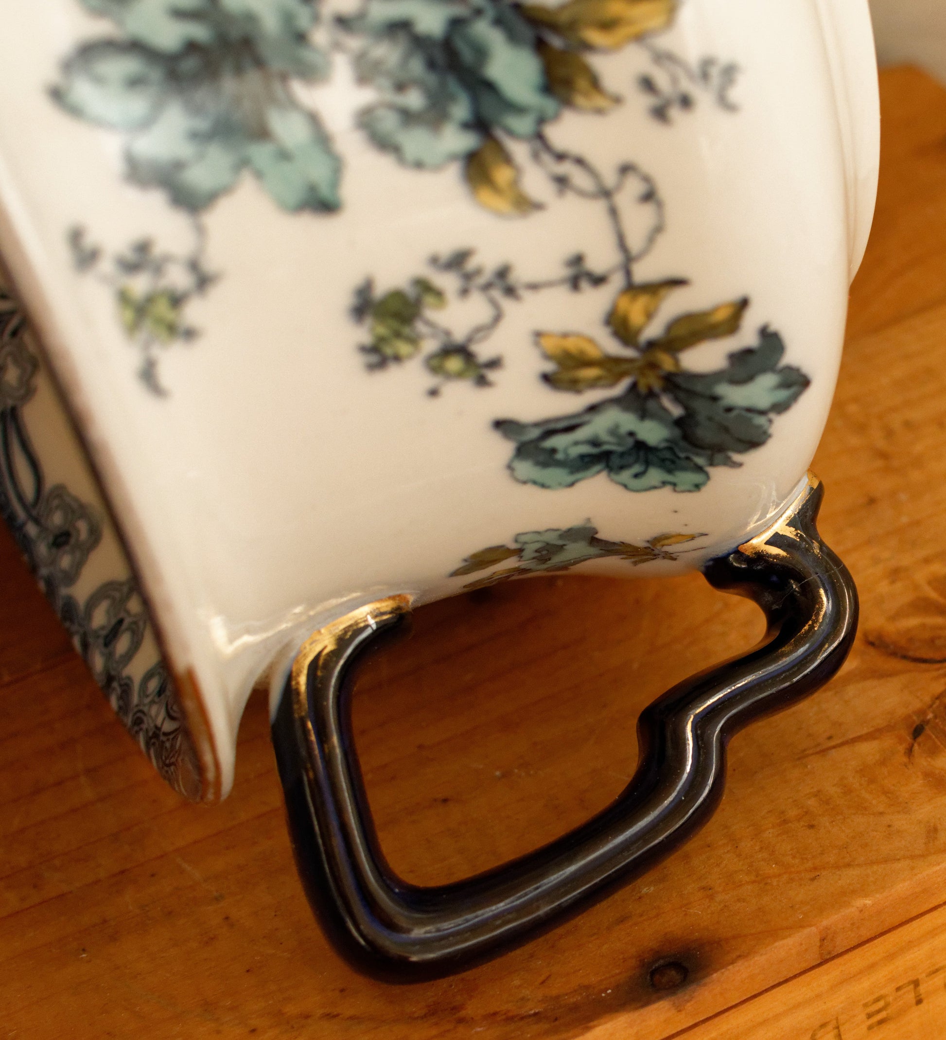 Trenthan 1790 K& Co (Keeling & Co) Late Mayers English Vintage Ironstone Polychrome Floral Bathroom Pitcher Pot de Chambre BROC CRUCHE MADE IN England