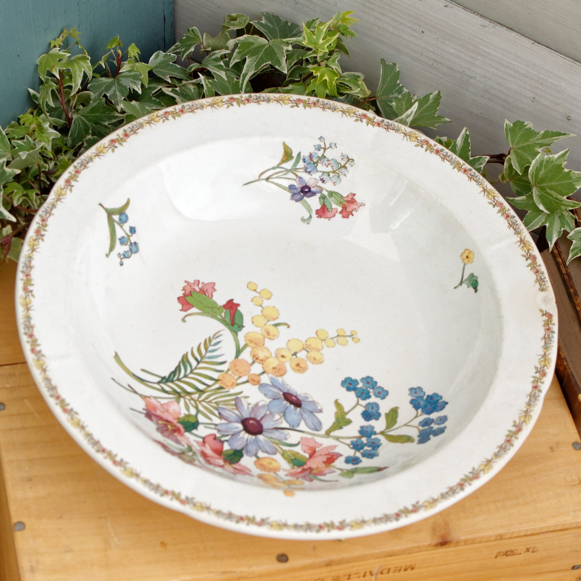 VERONIQUE Motif Sarreguemines U&C French Antique Floral Ironstone Polychrome Round Serving Bowl Terre de Fer in Faience