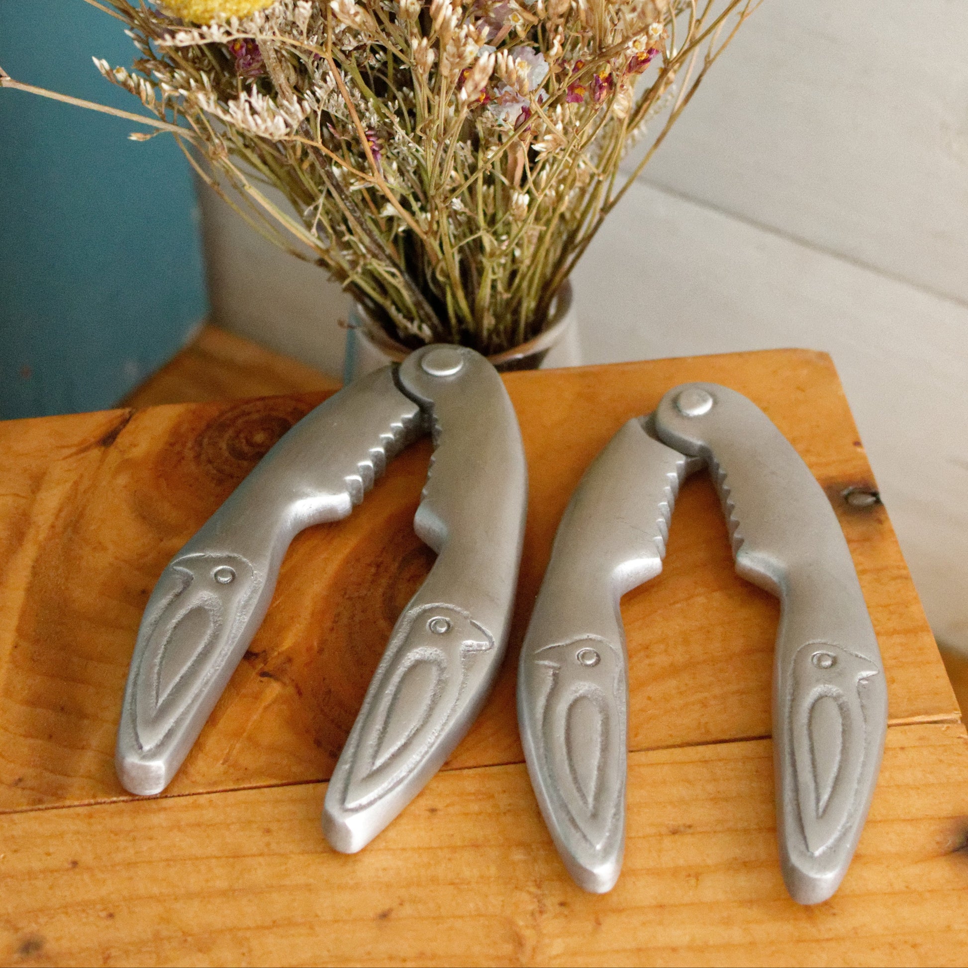 Vintage Aluminum Crab Claw Lobster Seafood Cracker PINCE À CRUSTACÉS ALU Bird Imprinted Claws Set of 2