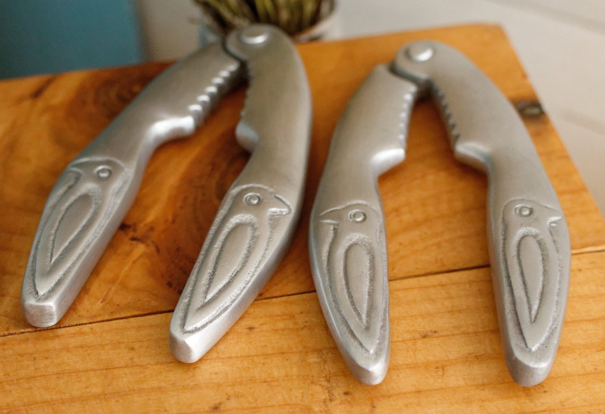 Vintage Aluminum Crab Claw Lobster Seafood Cracker PINCE À CRUSTACÉS ALU Bird Imprinted Claws Set of 2