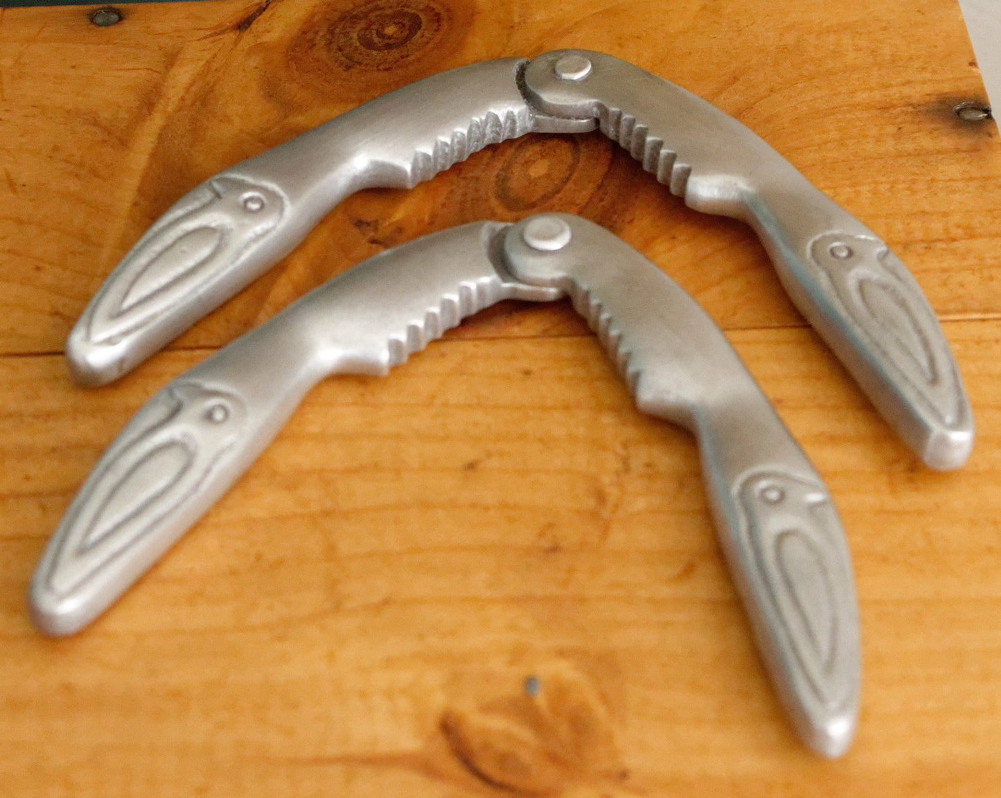 Vintage Aluminum Crab Claw Lobster Seafood Cracker PINCE À CRUSTACÉS ALU Bird Imprinted Claws Set of 2