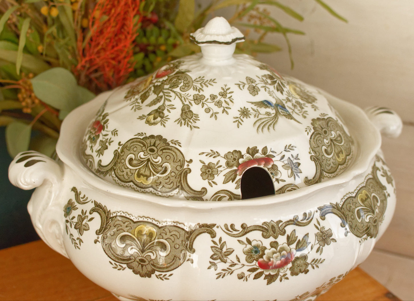 1960s WINDSOR Ridgway of STAFFORDSHIRE England 1792 English Vintage Ironstone Porcelain Soup Tureen Covered Serving Piece
