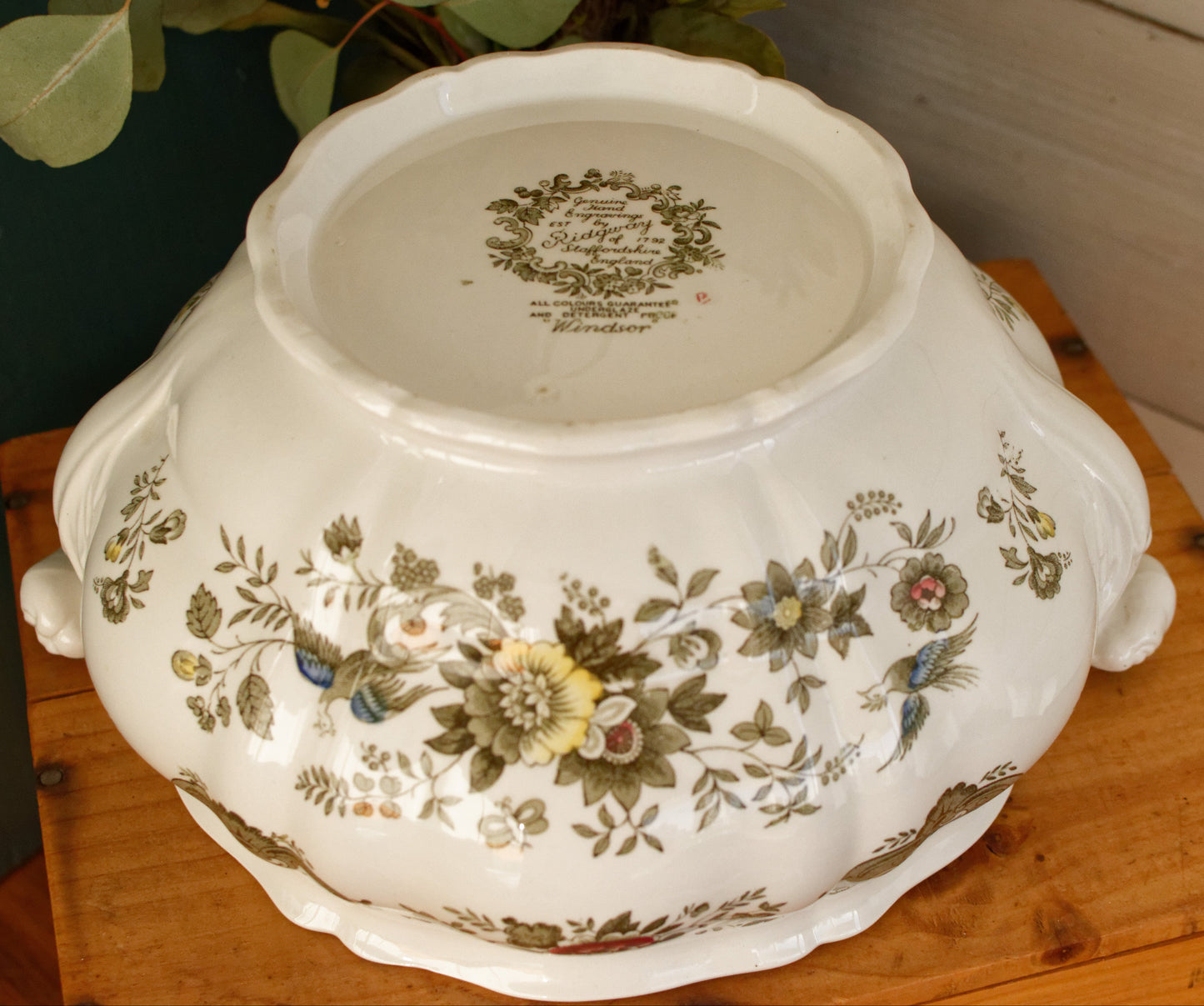 1960s WINDSOR Ridgway of STAFFORDSHIRE England 1792 English Vintage Ironstone Porcelain Soup Tureen Covered Serving Piece
