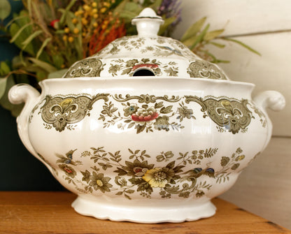 1960s WINDSOR Ridgway of STAFFORDSHIRE England 1792 English Vintage Ironstone Porcelain Soup Tureen Covered Serving Piece