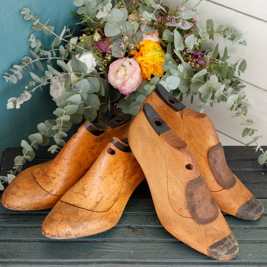 FAGUS Factory Pair of Vintage Hand-Crafted Collectible Wooden Cobbler Shoe Lasts Forms Molds (Moulds) Stretchers "Moule à chaussures vintage en bois" Made in Alfelt Germany