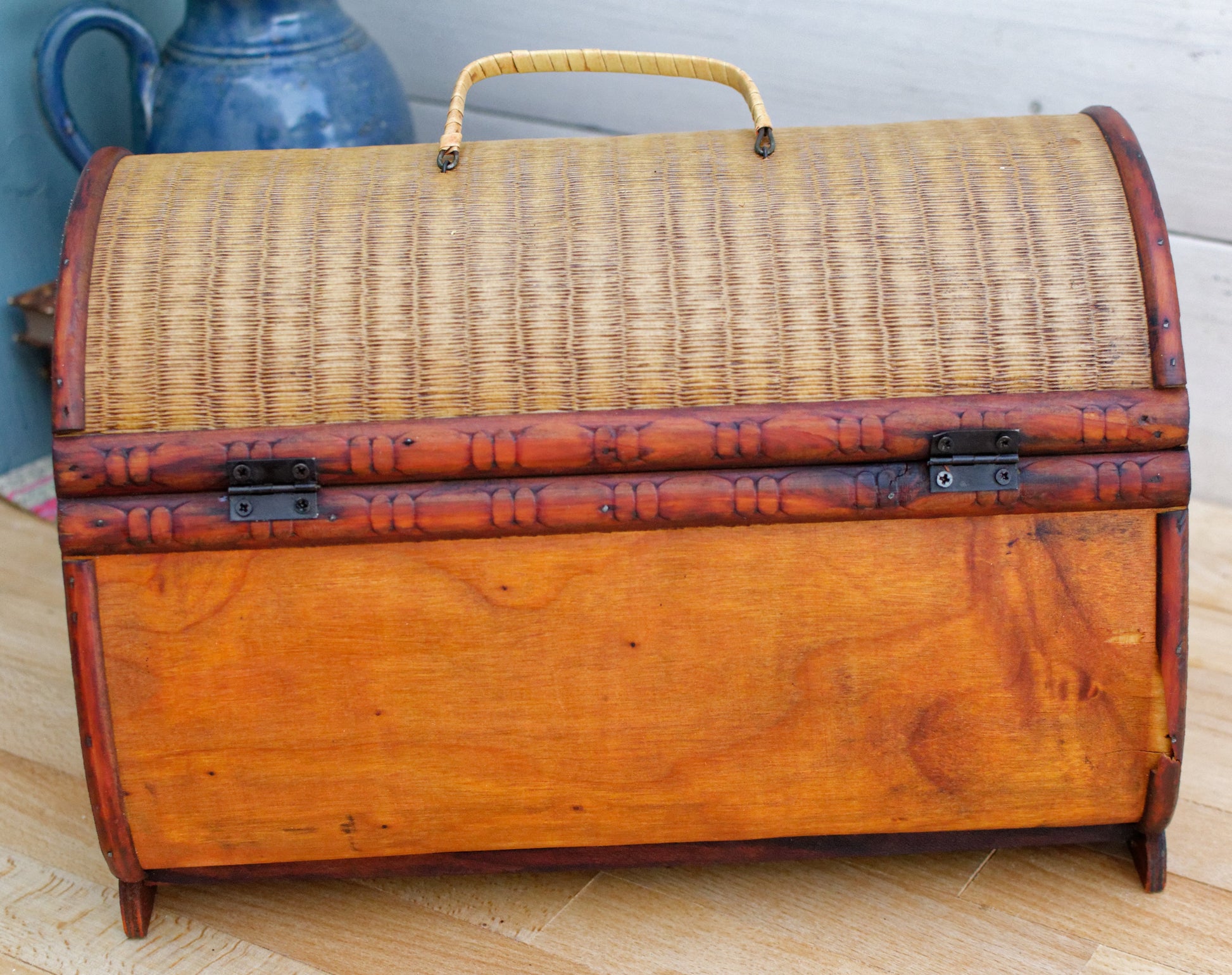 French Vintage Wicker Lidded Storage Carrier with handle ~ Rustic Farmhouse Storage Bin