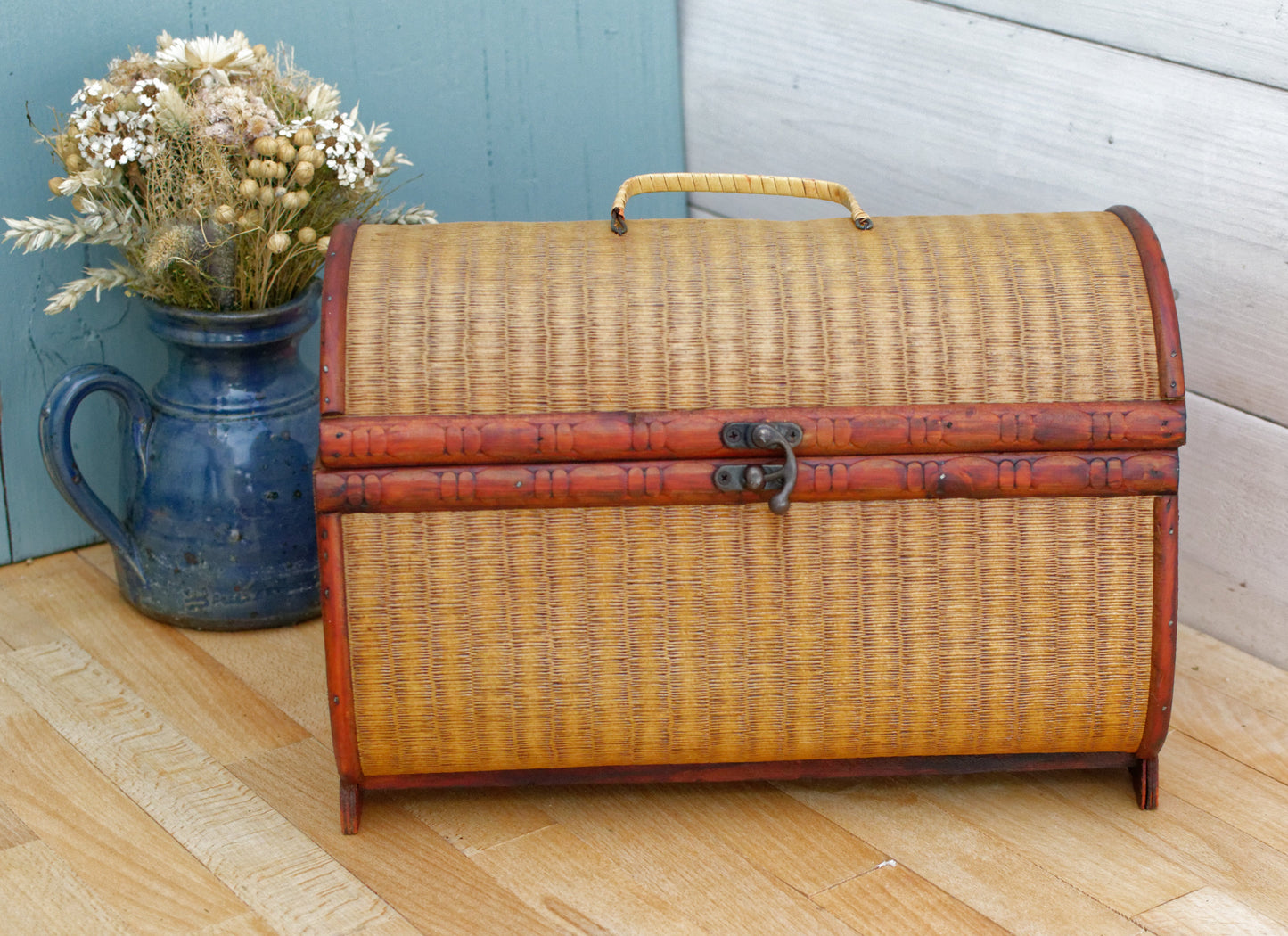 French Vintage Wicker Lidded Storage Carrier with handle ~ Rustic Farmhouse Storage Bin