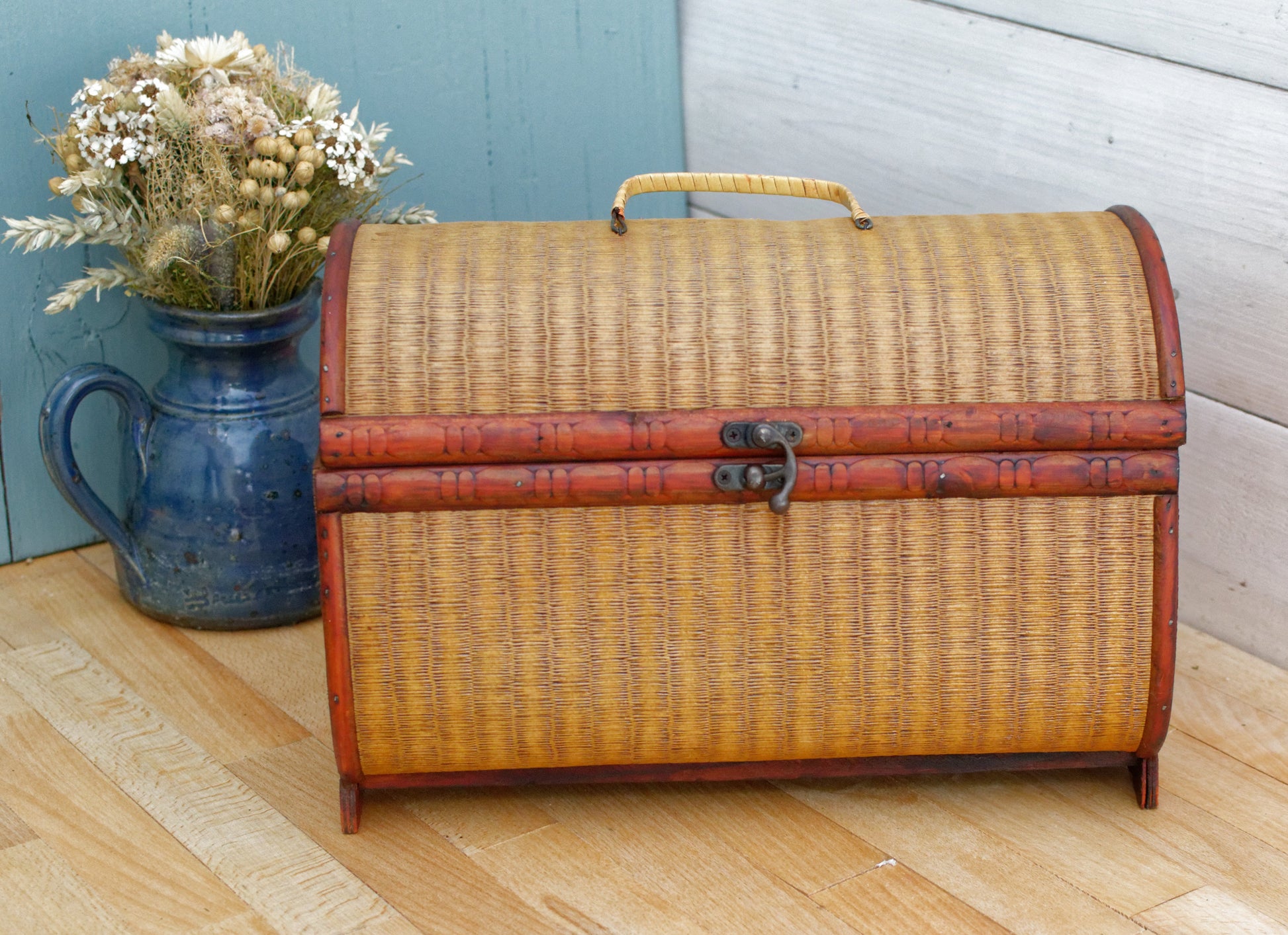 French Vintage Wicker Lidded Storage Carrier with handle ~ Rustic Farmhouse Storage Bin