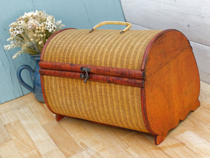 French Vintage Wicker Lidded Storage Carrier with handle ~ Rustic Farmhouse Storage Bin