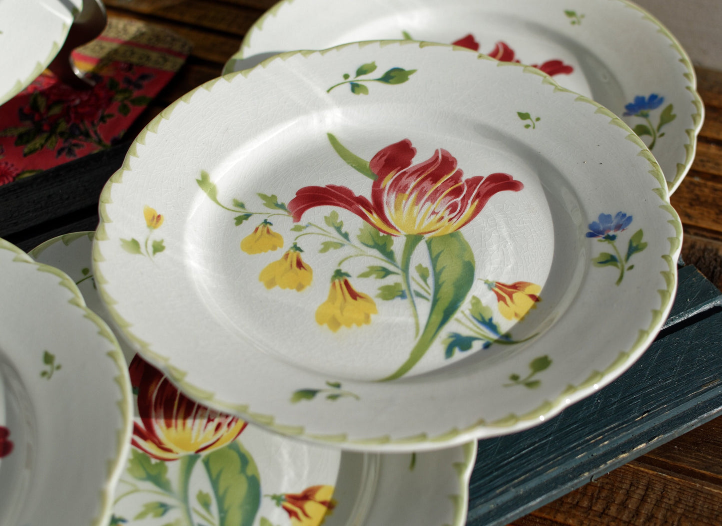 Années 1880/1900 ~ « TULIPE » K&amp;G (Keller et Guérin) Lunéville ~ Français Assiette à dîner antique en pierre de fer ~ Terre de Fer