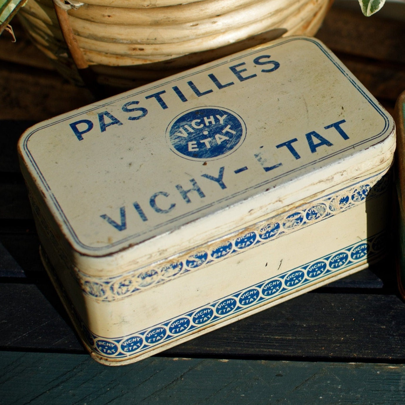 Français vintage Aluminium Collectible Advertising Tin Bin Box ~ Boîte publicitaire