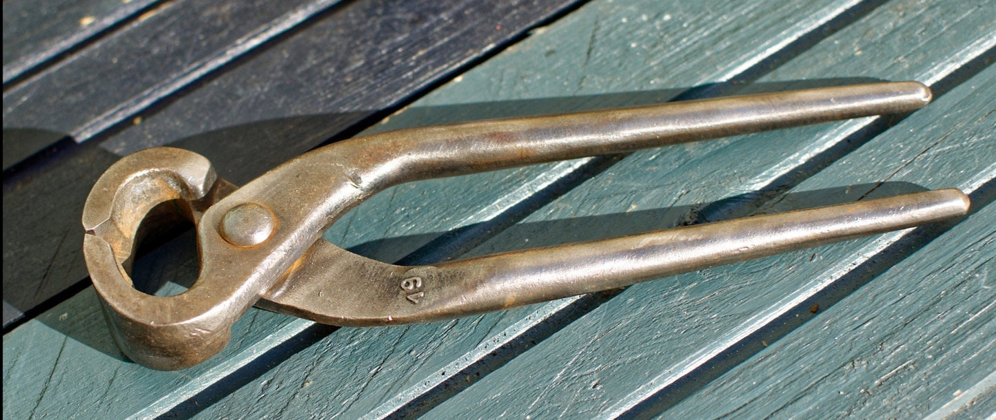 French Vintage Cast Iron Pliers Collectible Antique Farmhouse Farmhouse Manual Tool