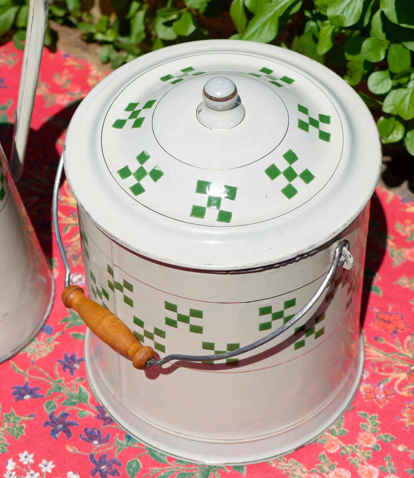 French Enamel Chambre Pot Bedroom Bin Ste Austria B. Frères year 1933