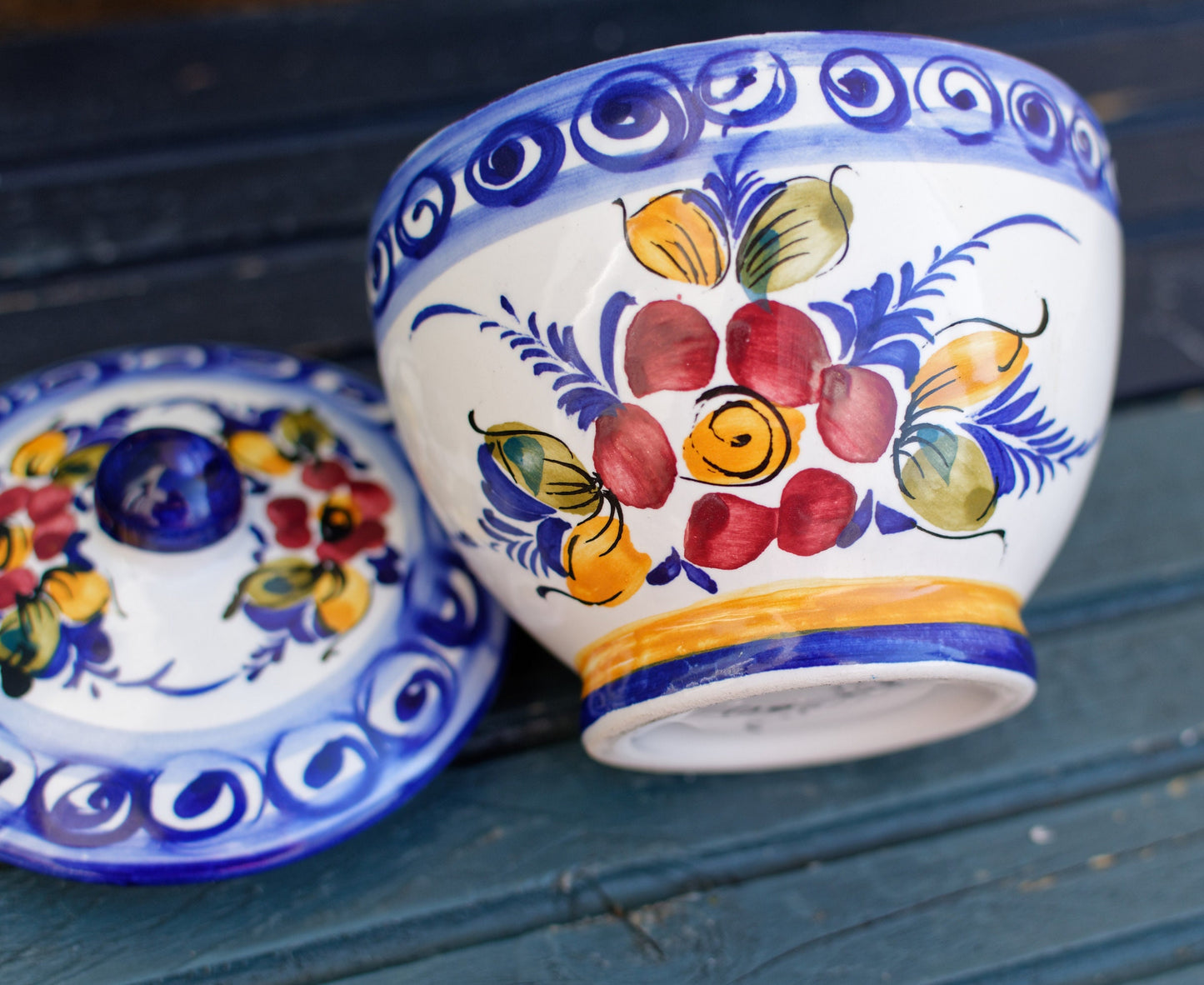 French Hand-Painted Faïence Porcelain Condiment Sauce Pot with Lid or Mustard Pot Peint a la Main