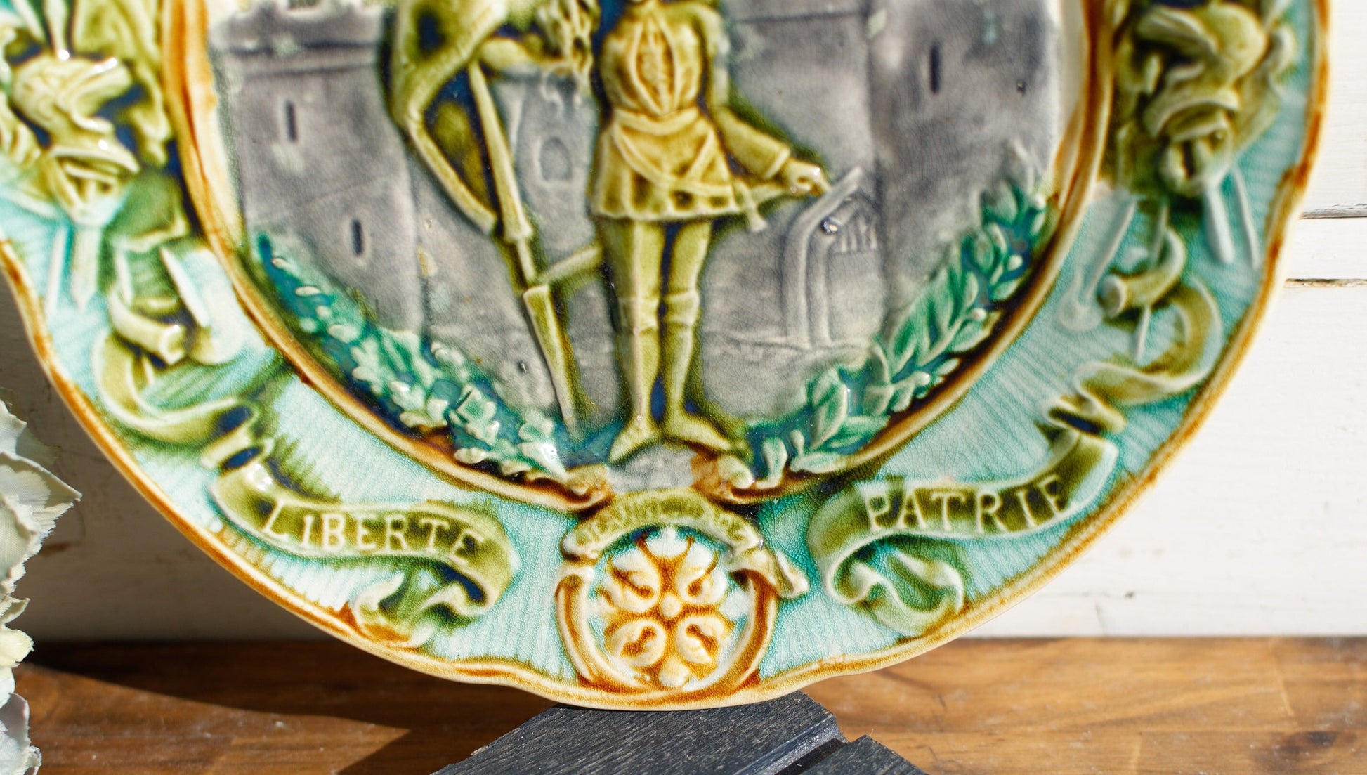 French Collectible BARBOTINE MAJOLICA Wall Plate Joan of Arc Jeanne D'Arc Faïence D’ONAING