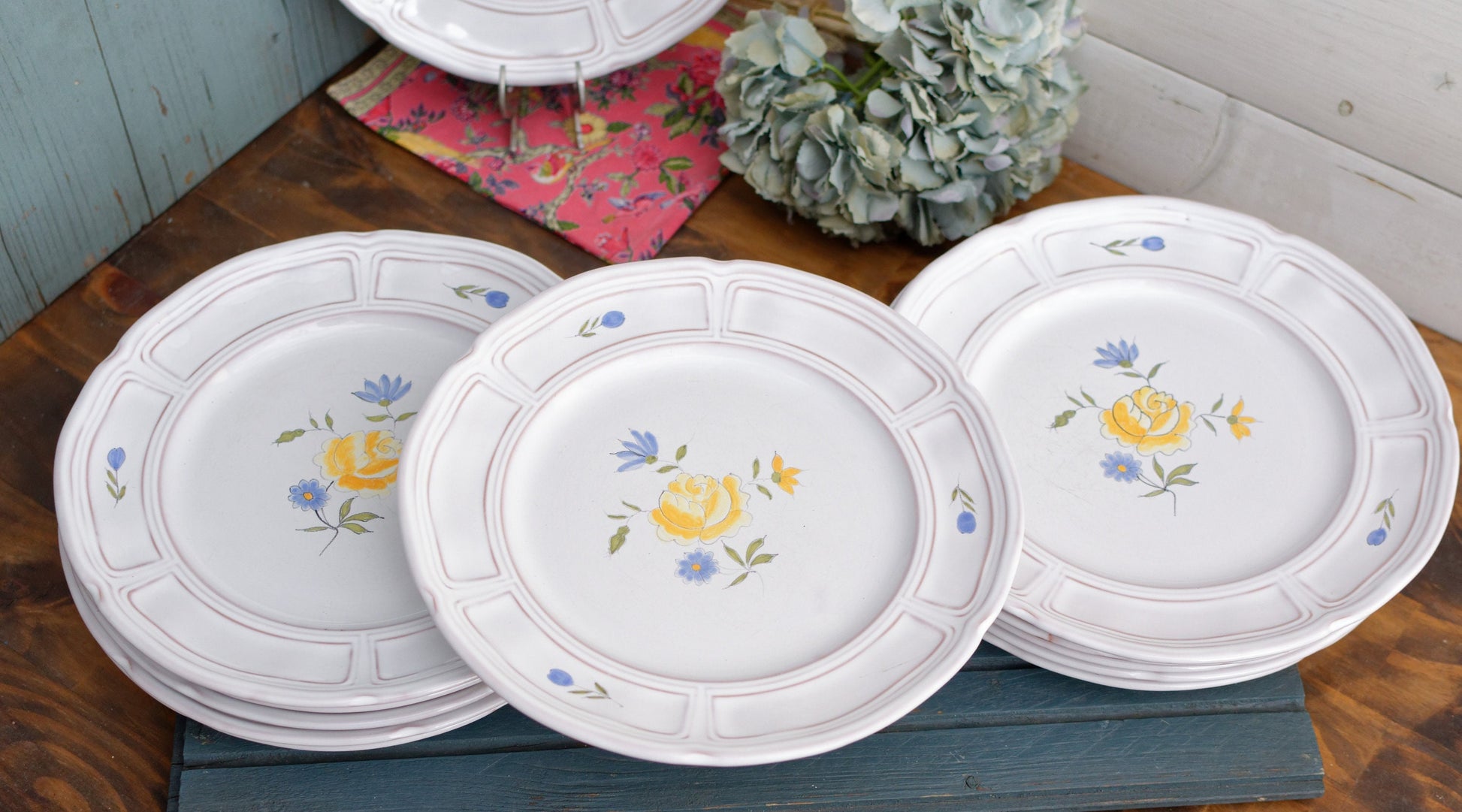 HENRIOT QUIMPER : Assiette « Kriegsweihnacht 1943 » en faïence émaillée HENRIOT QUIMPER : Assiette « Kriegsweihnacht 1943 » en faïence émaillée