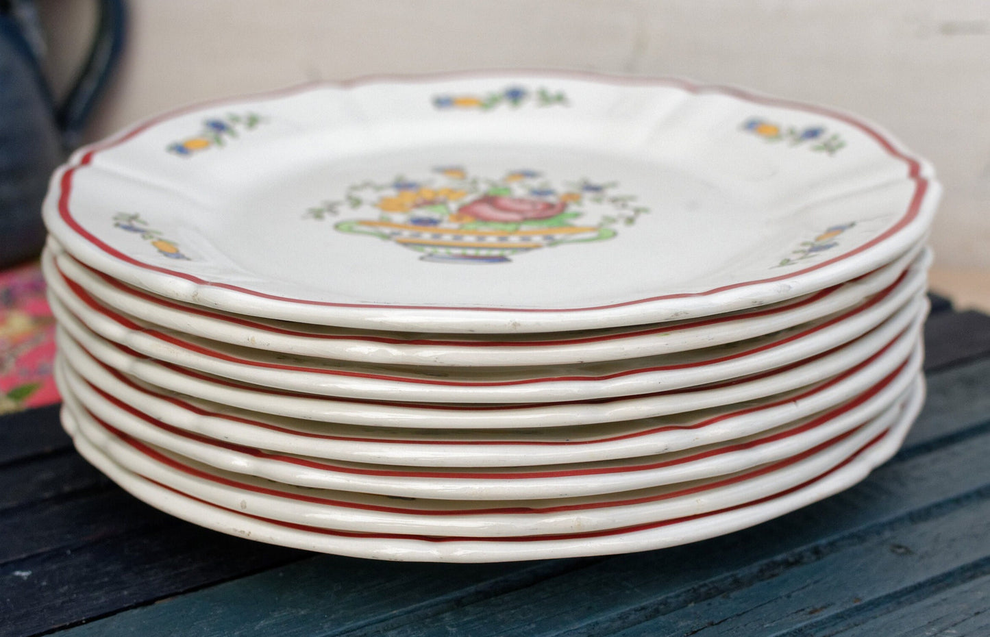 French Hand-Painted Ironstone Salad Plate GIEN France Luxembourg - Décoré à la main terre de fer