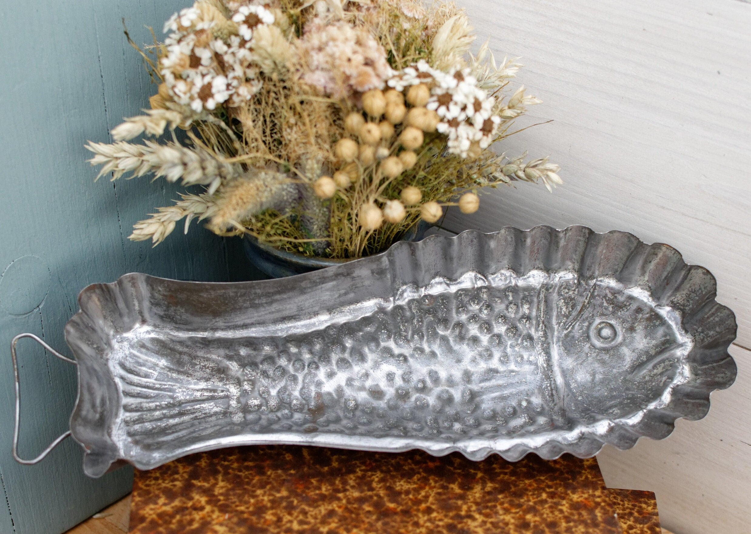 French vintage tin molds, fish and hen good chocolate molds, Easter decoration